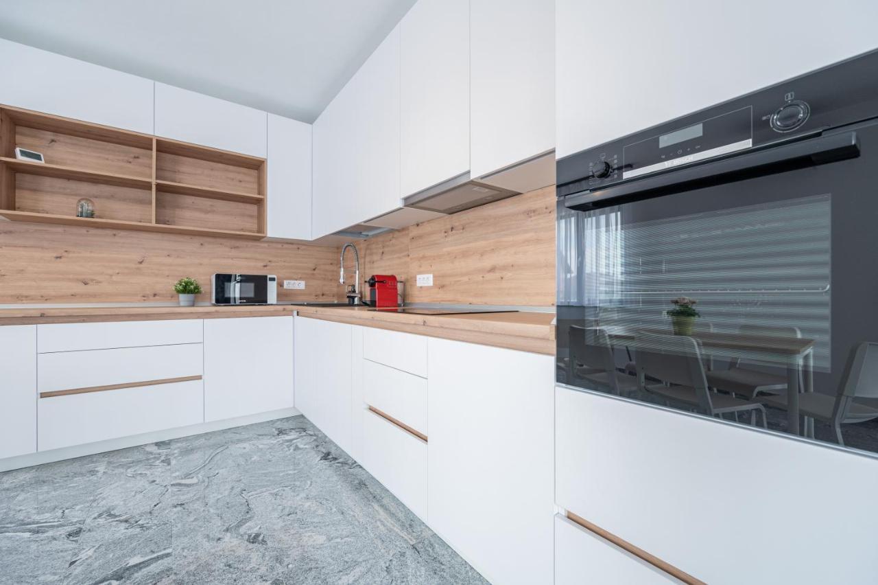 Casa Fischer Lägenhet Ciheiu Exteriör bild