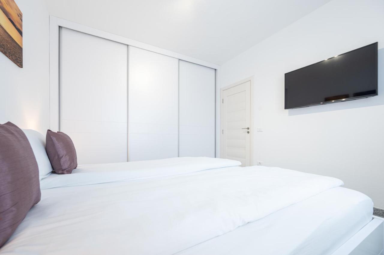 Casa Fischer Lägenhet Ciheiu Exteriör bild